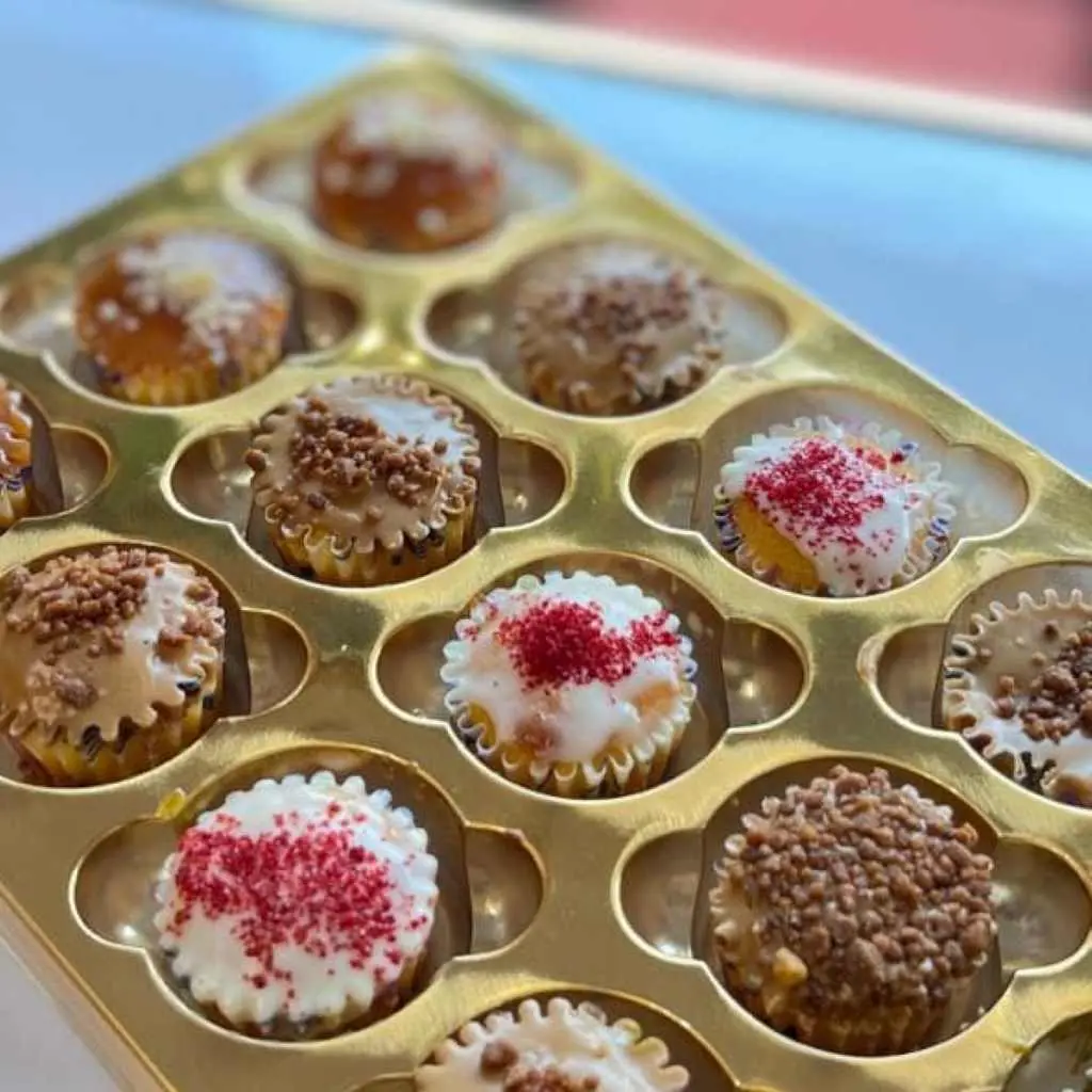علبة بسبوسة ميني